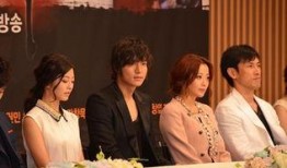 韩剧信义24集在线观看,揭秘剧情高潮，在线观看精彩瞬间